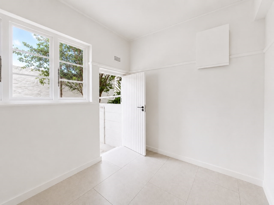 2 Bedroom Property for Sale in Sea Point Western Cape